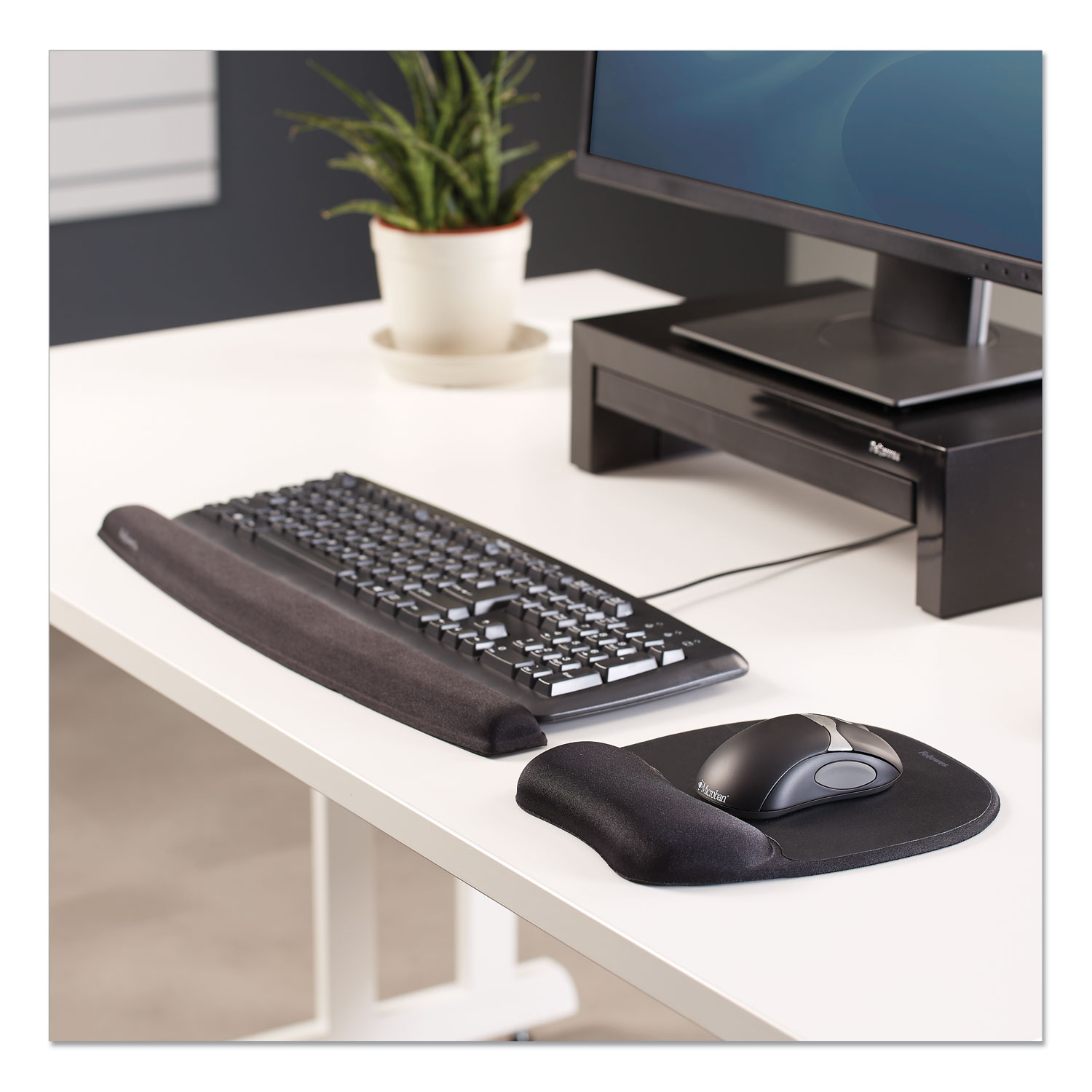 Memory Foam Mouse Pad with Wrist Rest, 7.93 x 9.25, Black - Office Express  Office Products