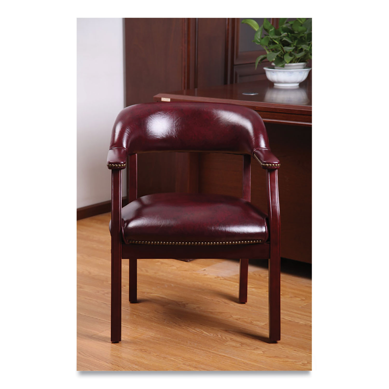 Fordham Deluxe Maroon Captains Chair F w/Ram Head 