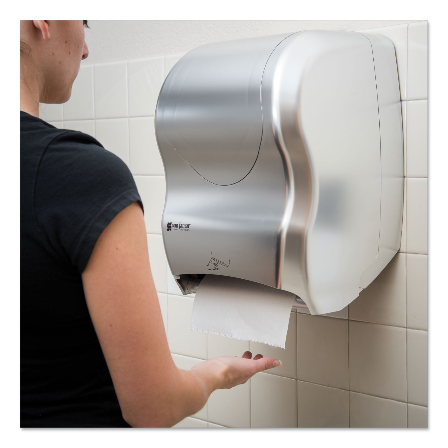 San Jamar Smart System with IQ Black Pearl Sensor Towel Dispenser