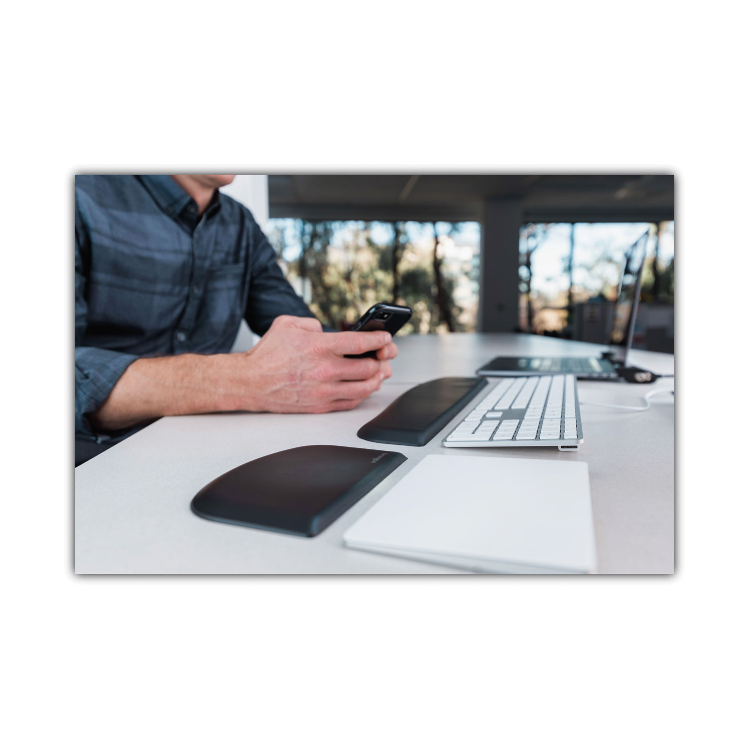 ErgoSoft Wrist Rest for Slim Mouse/Trackpad, 6.3 x 4.3, Black Zerbee