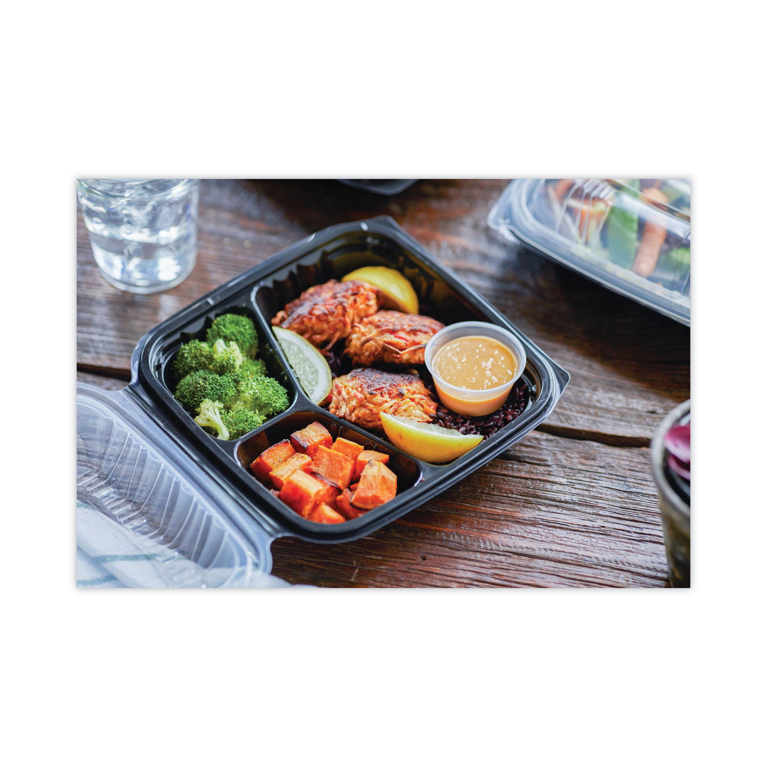 EarthChoice Vented Dual Color Microwavable Hinged Lid Container, 3-Compartment, 21 oz, 8.5 x 8.5 x 3, Black-clear, 150-carton