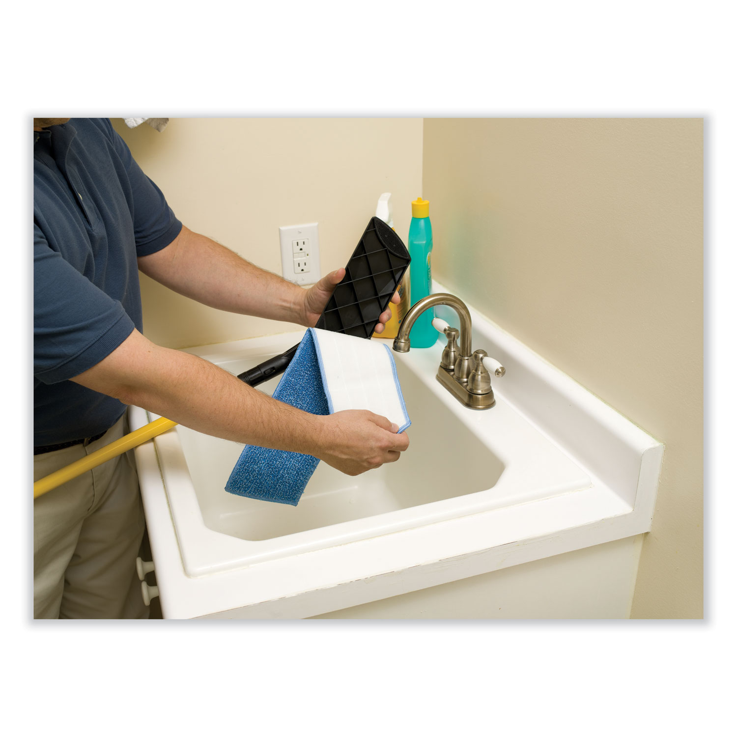 RCP Q409 BLU - $134.38 - Economy Wet Mopping Pad Microfiber 18 Blue 12  Carton