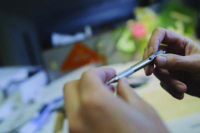 M-701 Mechanical Pencil, 0.7 mm, F (#2.5), Black Lead, Silver Barrel