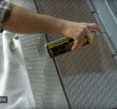 Hard Hat High Performance V2100 System Rust Preventive Enamel Spray Primer, Flat Red, 15 oz Aerosol Can, 6/Carton