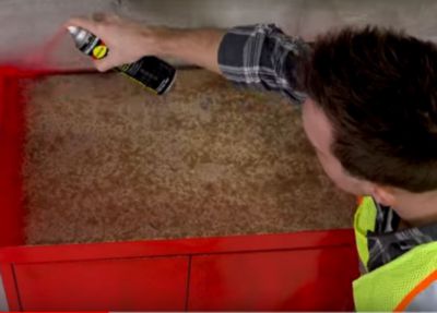 Hard Hat High Performance V2100 System Rust Preventive Enamel Spray Primer, Flat Red, 15 oz Aerosol Can, 6/Carton